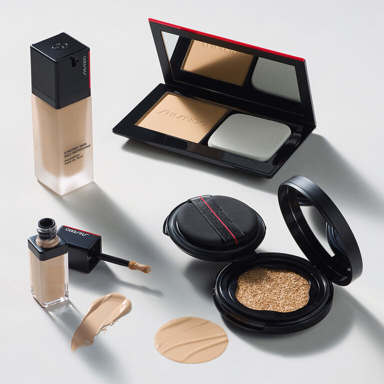 SYNCHRO SKIN SELF-REFRESHING Custom Finish Powder Foundation, 220