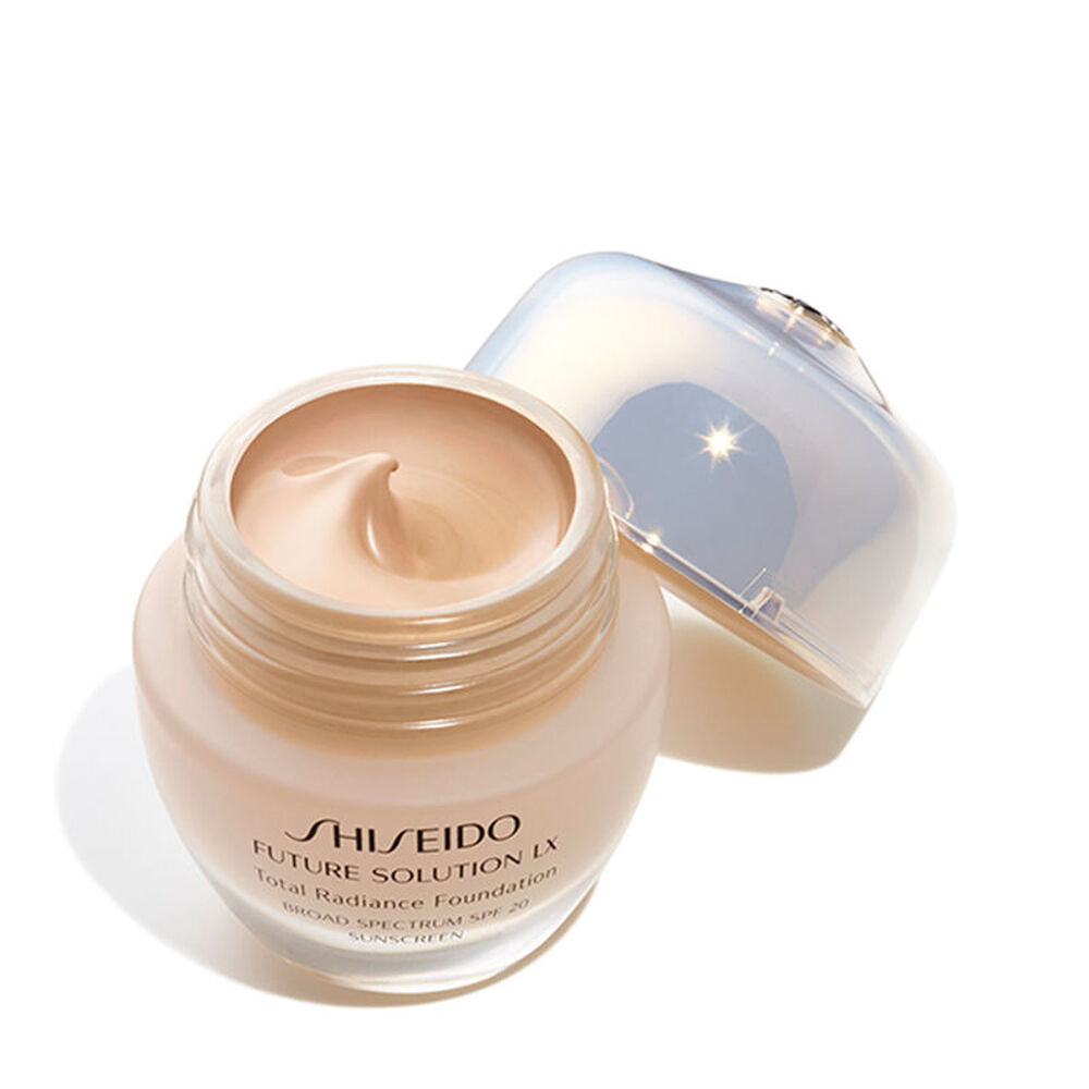 Total Radiance Foundation SPF20, Neutral 3