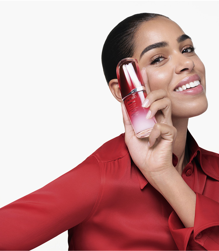 Shiseido Ultimune with a Shiseido model
