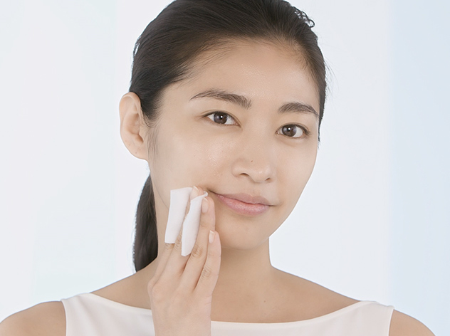 Lotion für weiche Haut auftragen | SHISEIDO