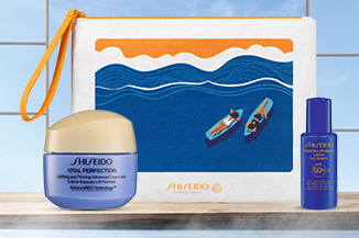 Sichere Dir Deine Sun Protector Lotion (7 ml), Vital Perfection Soft Cream (15 ml) und Deine exklusive Beach Pouch ab 99 €*. 